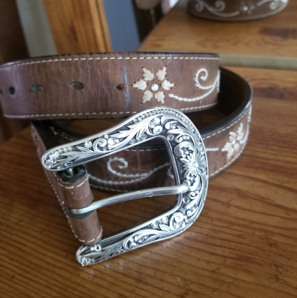 Gently used western style Nocona belt